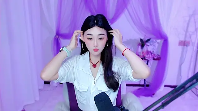Snapshot of Tili_Lucky chatting on 05-25-26, 01:00 Tili Lucky online show from 05-25-26, 01:00