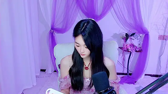 Snapshot of Tili_Lucky chatting on 05-27-26, 01:57 Tili Lucky online show from 05-27-26, 01:57