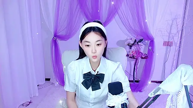 Snapshot of Tili_Lucky chatting on 06-11-26, 01:27 Tili Lucky online show from 06-11-26, 01:27