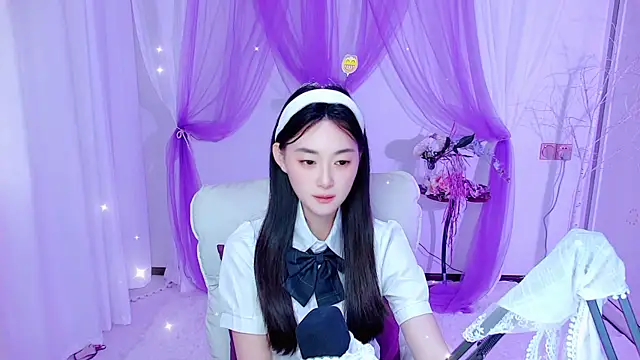 Snapshot of Tili_Lucky chatting on 06-11-26, 02:53 Tili Lucky online show from 06-11-26, 02:53