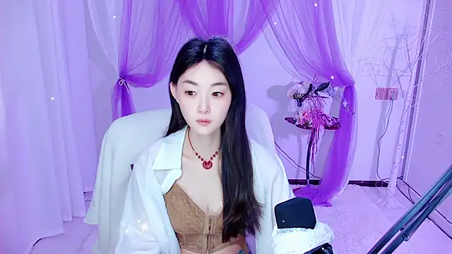 Snapshot of Tili_Lucky chatting on 06-14-26, 01:36 Tili Lucky online show from 06-14-26, 01:36
