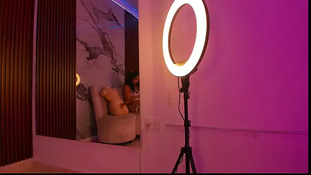 Snapshot of GabyHott_ chatting on 06-19-26, 09:40 GabyHott online show from 06-19-26, 09:40