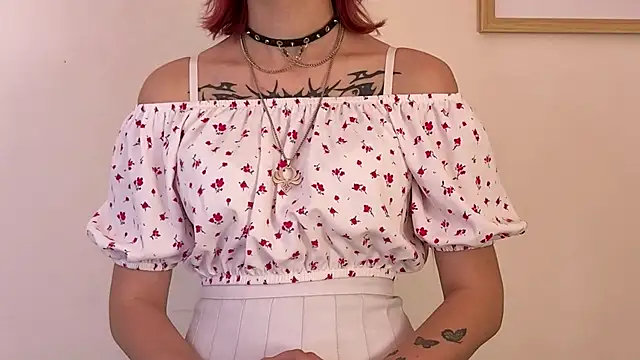 Cruela Bena online show from 05-13-26, 03:53