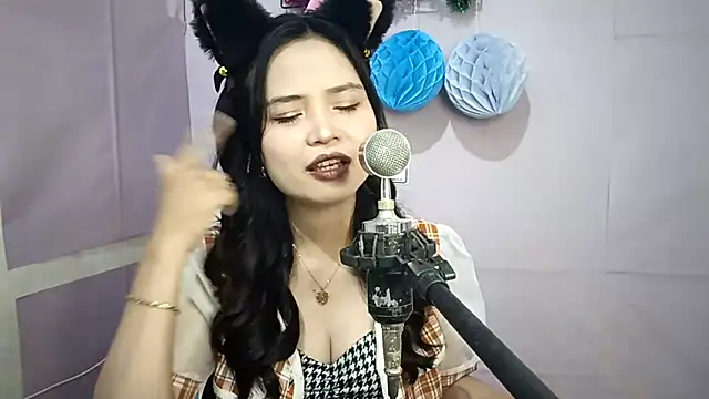 FerminaBoutwell online show from 05-23-26, 09:13