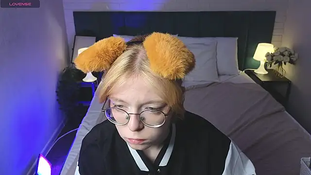 Snapshot of FoxxyyPolly chatting on 06-05-26, 05:14 FoxxyyPolly online show from 06-05-26, 05:14