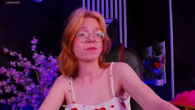 Snapshot of FoxxyyPolly chatting on 06-29-26, 05:35 FoxxyyPolly online show from 06-29-26, 05:35