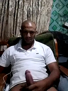 Snapshot of Camodick chatting on 02-16-25, 10:32 Camodick online show from 02-16-25, 10:32