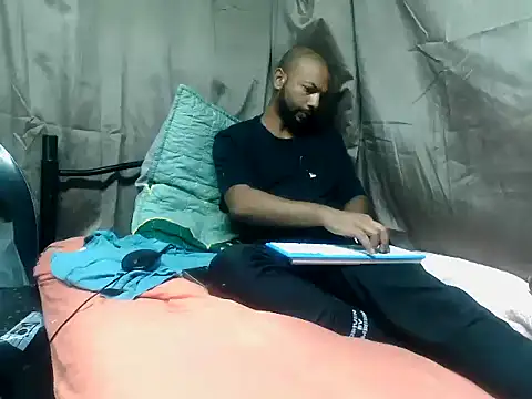 Camodick online show from 04-17-26, 04:32