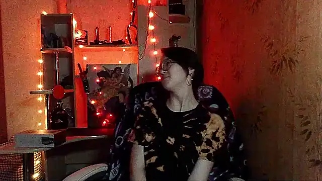 Snapshot of Alessa_Kiss chatting on 05-19-26, 06:03 Alessa Kiss online show from 05-19-26, 06:03