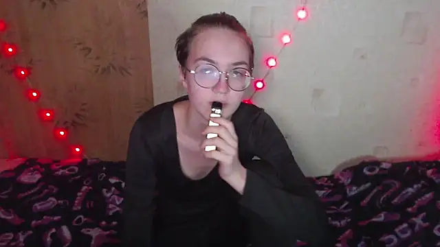Snapshot of Alessa_Kiss chatting on 05-31-26, 04:58 Alessa Kiss online show from 05-31-26, 04:58