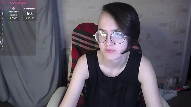 Snapshot of Alessa_Kiss chatting on 06-21-26, 10:40 Alessa Kiss online show from 06-21-26, 10:40