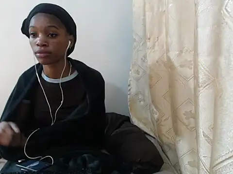 Snapshot of PetiteBarbie_05 chatting on 07-04-26, 04:57 PetiteBarbie 05 online show from 07-04-26, 04:57