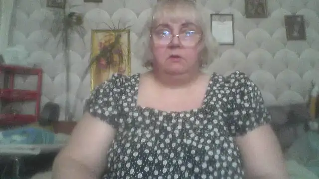 Snapshot of MarinaFarina53 chatting on 05-16-26, 10:36 MarinaFarina53 online show from 05-16-26, 10:36