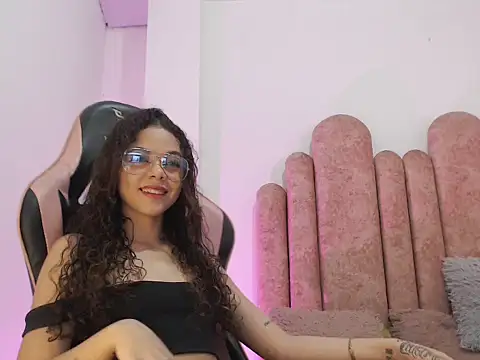 Snapshot of Sofivega18 chatting on 06-23-26, 12:41 Sofivega18 online show from 06-23-26, 12:41