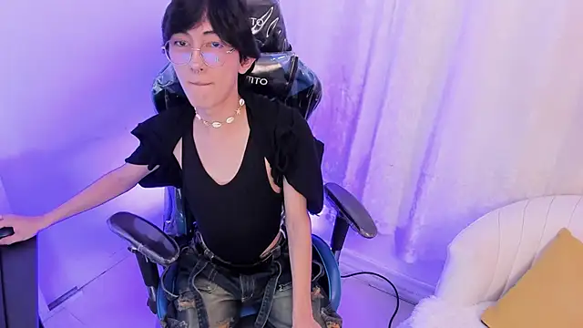 Snapshot of LittlePrince_ chatting on 05-16-26, 03:58 LittlePrince online show from 05-16-26, 03:58