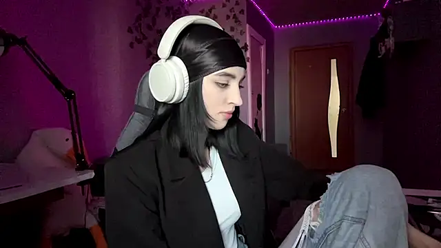 NightFoxxx online show from 06-04-26, 10:32
