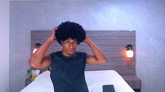 Dilan Hall online show from 06-18-26, 03:49