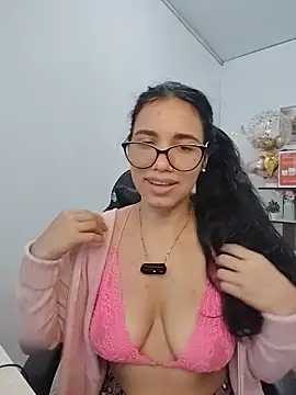 Snapshot of alanahot94 chatting on 06-07-26, 01:59 alanahot94 online show from 06-07-26, 01:59