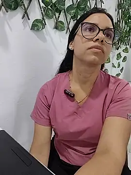 Snapshot of alanahot94 chatting on 06-20-26, 06:44 alanahot94 online show from 06-20-26, 06:44