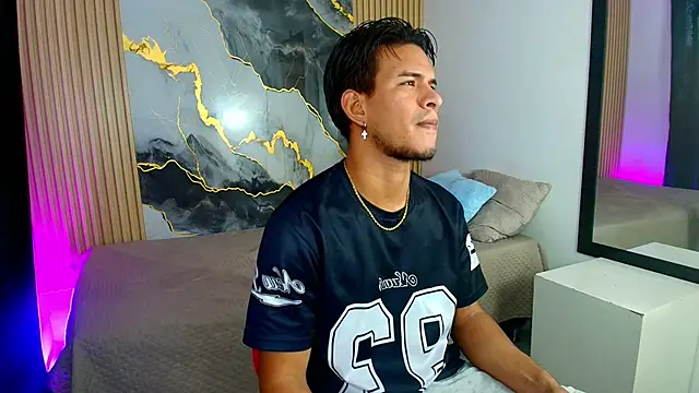 JacobWolf   online show from 06-11-26, 07:45
