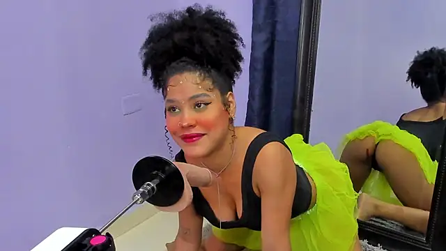 Snapshot of sharonbombo chatting on 05-20-26, 01:56 sharonbombo online show from 05-20-26, 01:56
