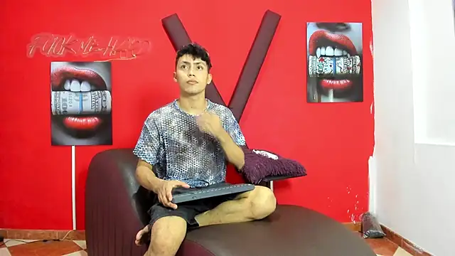 CAT LOVE1 online show from 05-15-26, 12:28
