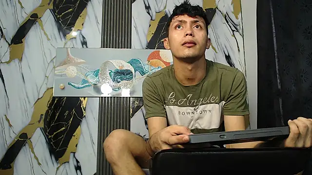 CAT LOVE1 online show from 05-20-26, 03:07