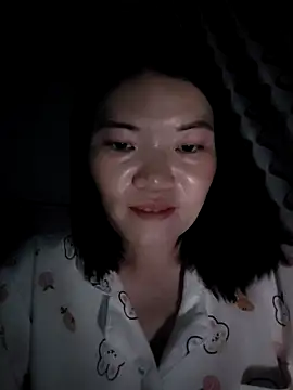 Snapshot of -Trici- chatting on 05-23-26, 04:44 -Trici- online show from 05-23-26, 04:44