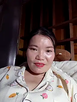 Snapshot of -Trici- chatting on 06-04-26, 03:29 -Trici- online show from 06-04-26, 03:29