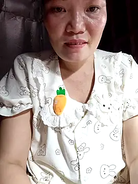 Snapshot of -Trici- chatting on 06-11-26, 03:43 -Trici- online show from 06-11-26, 03:43