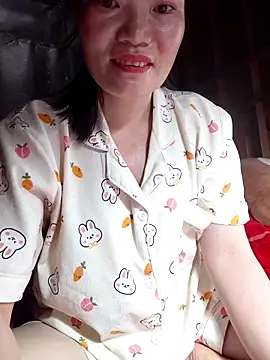 Snapshot of -Trici- chatting on 06-13-26, 10:08 -Trici- online show from 06-13-26, 10:08