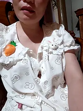 Snapshot of -Trici- chatting on 06-19-26, 10:57 -Trici- online show from 06-19-26, 10:57