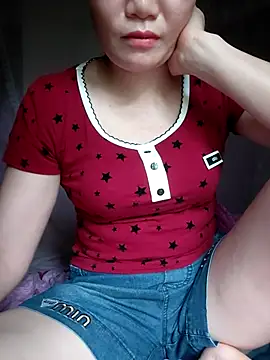 Snapshot of -Trici- chatting on 07-01-26, 11:48 -Trici- online show from 07-01-26, 11:48