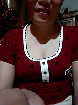 Snapshot of -Trici- chatting on 07-06-26, 11:07 -Trici- online show from 07-06-26, 11:07