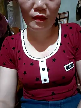 Snapshot of -Trici- chatting on 07-10-26, 08:29 -Trici- online show from 07-10-26, 08:29