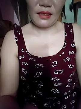 Snapshot of -Trici- chatting on 07-16-26, 03:23 -Trici- online show from 07-16-26, 03:23