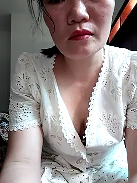 Snapshot of -Trici- chatting on 07-18-26, 09:13 -Trici- online show from 07-18-26, 09:13