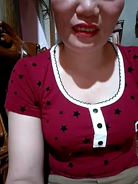 Snapshot of -Trici- chatting on 07-20-26, 11:45 -Trici- online show from 07-20-26, 11:45