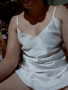 Snapshot of -Trici- chatting on 07-28-26, 12:29 -Trici- online show from 07-28-26, 12:29
