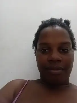 Snapshot of momspretty chatting on 05-29-26, 02:26 momspretty online show from 05-29-26, 02:26