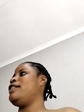 Snapshot of JuicyHoney_01 chatting on 06-19-26, 05:56 JuicyHoney 01 online show from 06-19-26, 05:56