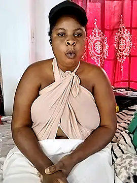 Snapshot of JuicyHoney_01 chatting on 07-25-26, 06:55 JuicyHoney 01 online show from 07-25-26, 06:55