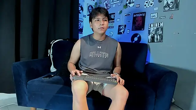 Snapshot of _maximo_1 chatting on 05-12-26, 07:00 maximo 1 online show from 05-12-26, 07:00