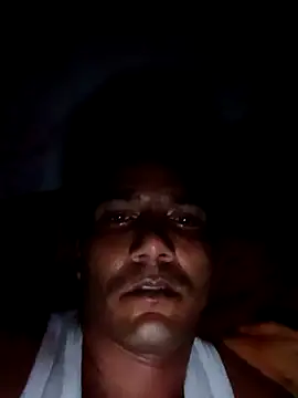 KingNaheed02 online show from 05-12-26, 07:33