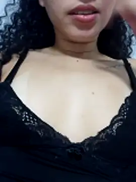 Snapshot of venuseyes25 chatting on 06-06-26, 06:07 venuseyes25 online show from 06-06-26, 06:07