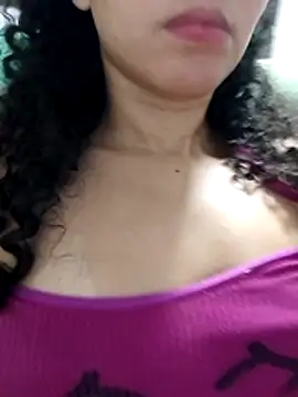 Snapshot of venuseyes25 chatting on 06-10-26, 05:28 venuseyes25 online show from 06-10-26, 05:28