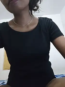 Snapshot of Goddess_Alina chatting on 06-01-26, 01:57 Goddess Alina online show from 06-01-26, 01:57