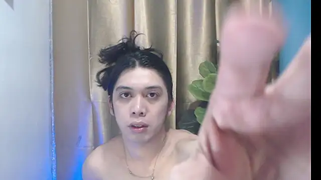 Snapshot of RoseAmarie chatting on 07-25-26, 11:41 RoseAmarie online show from 07-25-26, 11:41