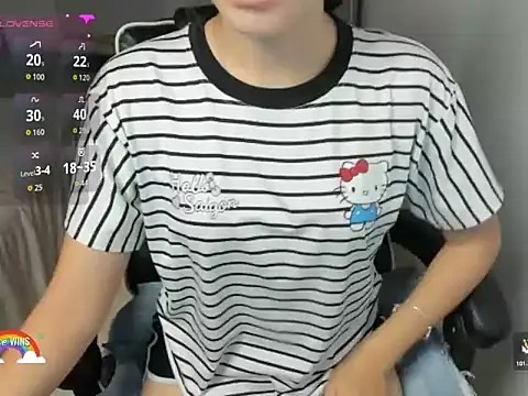 Linh smile  online show from 07-27-26, 02:57