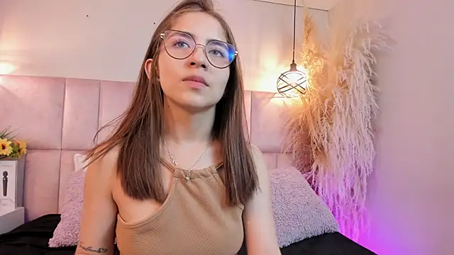 Snapshot of kely_morgan chatting on 06-06-26, 03:11 kely morgan online show from 06-06-26, 03:11